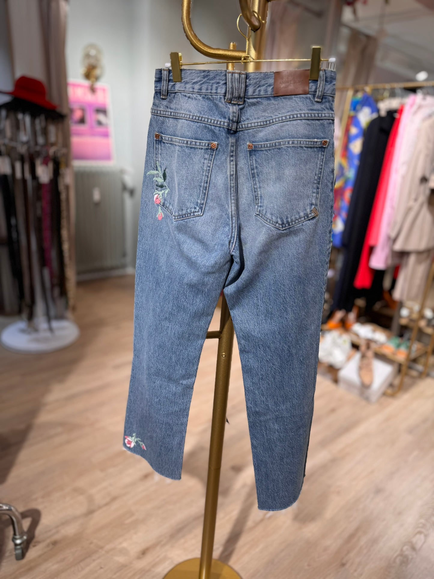 Anine Bing Jeans mit Blumenstickerei - Größe 26